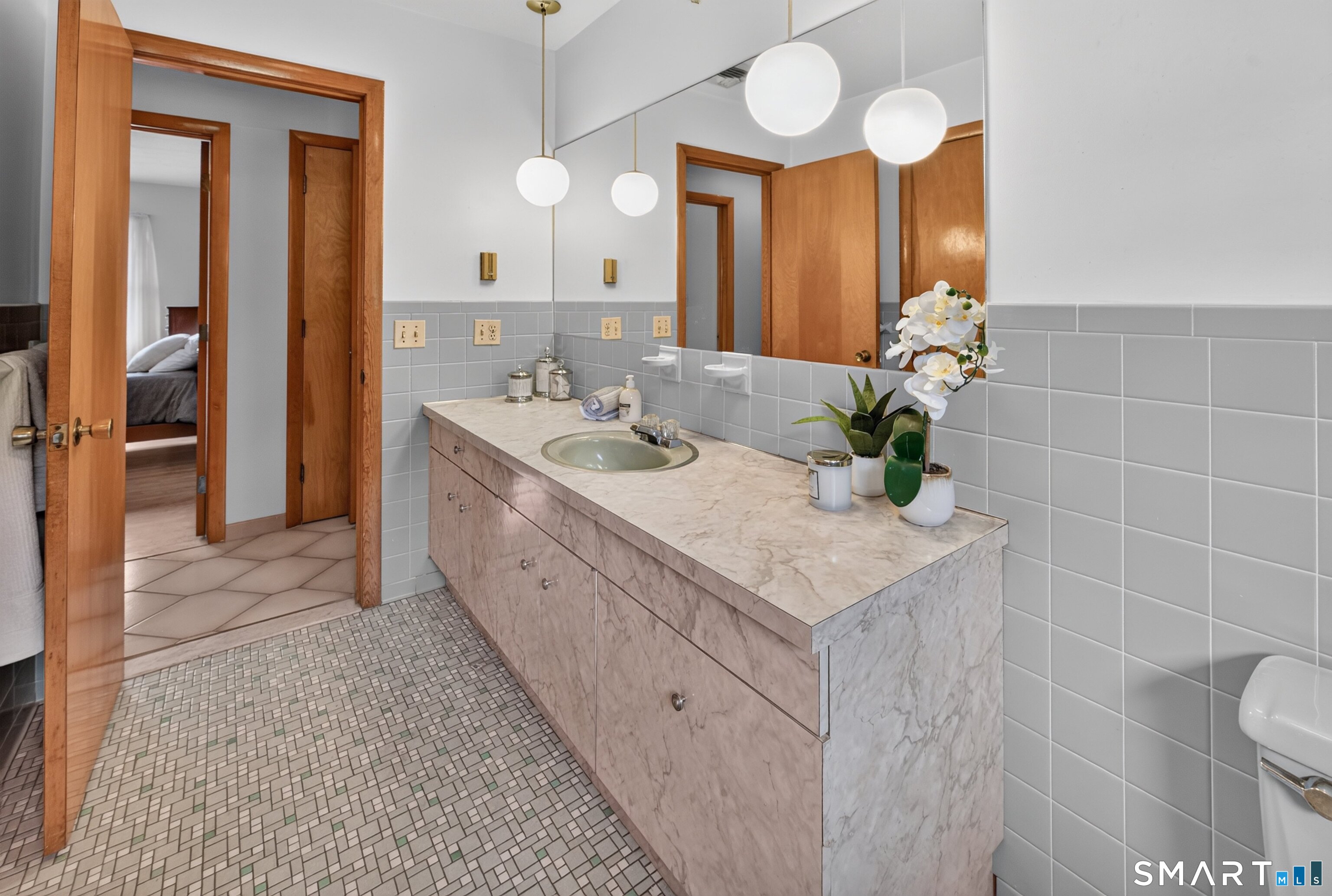 124 Judith Lane Waterbury CT 06704