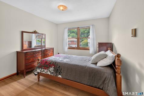 124 Judith Lane Waterbury CT 06704
