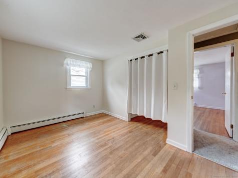 21 Grove Road Enfield CT 06082