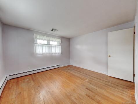 21 Grove Road Enfield CT 06082