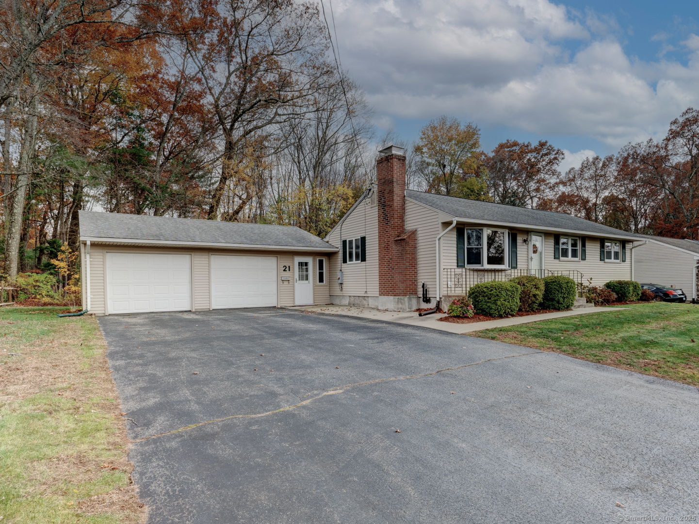 21 Grove Road Enfield CT 06082