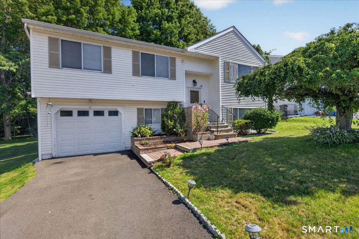 35 Mallard Lane East Haven CT 06512