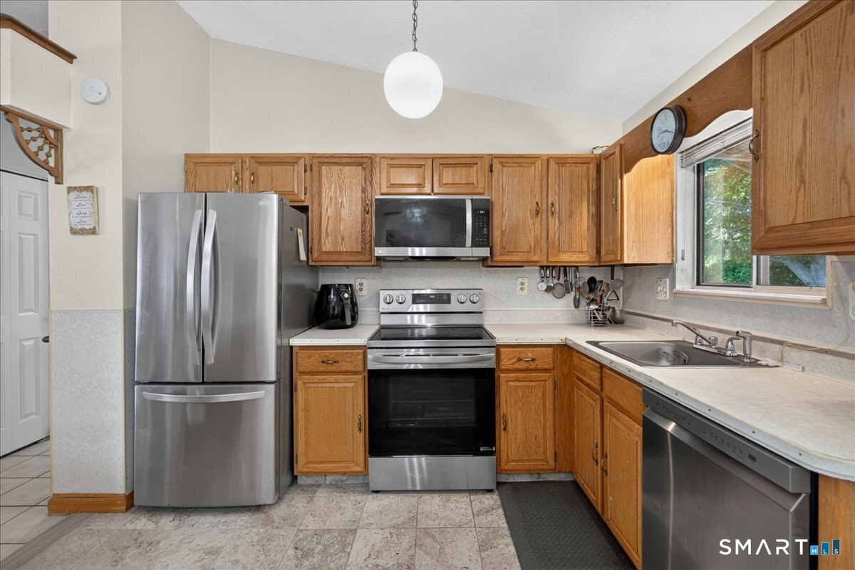 35 Mallard Lane East Haven CT 06512