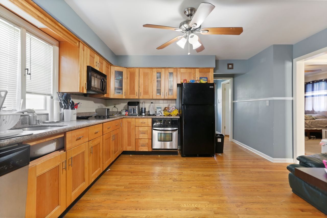 932 Thorme Street Bridgeport CT 06606