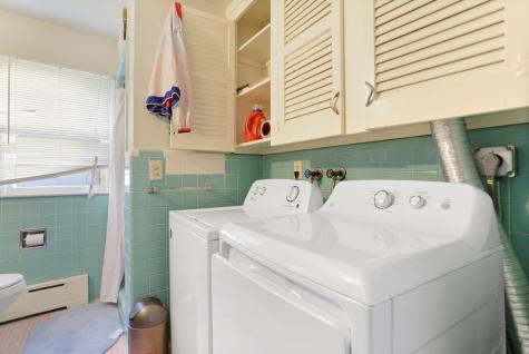 932 Thorme Street Bridgeport CT 06606