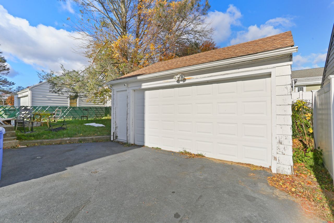 932 Thorme Street Bridgeport CT 06606