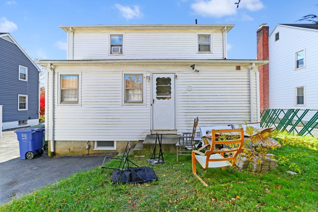 932 Thorme Street Bridgeport CT 06606