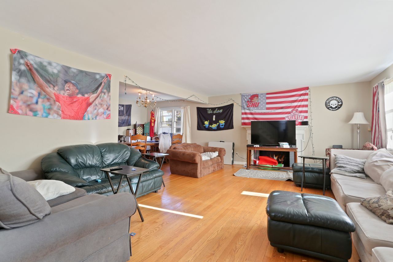 932 Thorme Street Bridgeport CT 06606