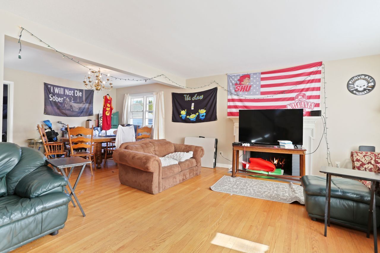 932 Thorme Street Bridgeport CT 06606