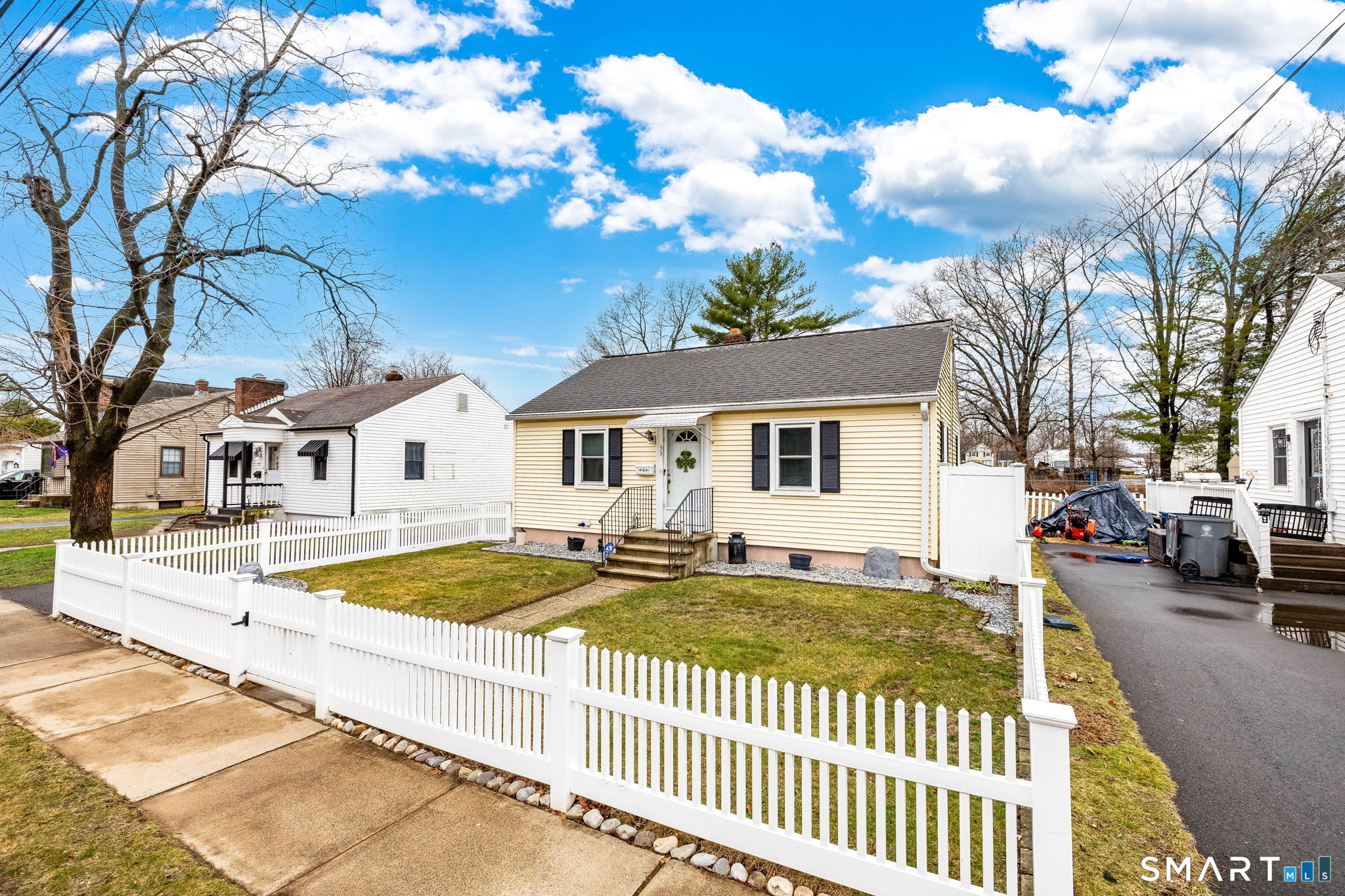 33 Winter Street Plainville CT 06062
