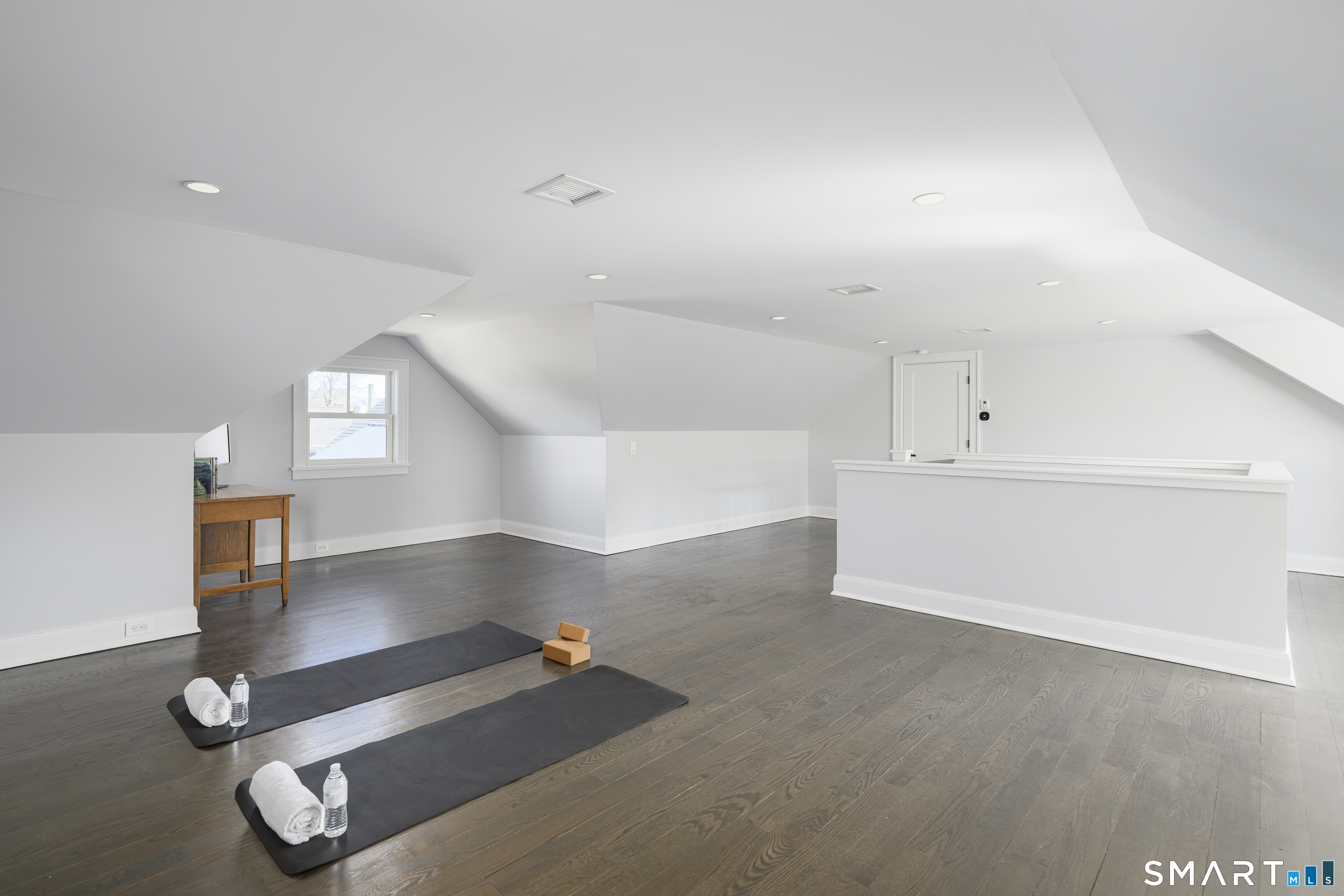 27 Raymond Street New Canaan CT 06840