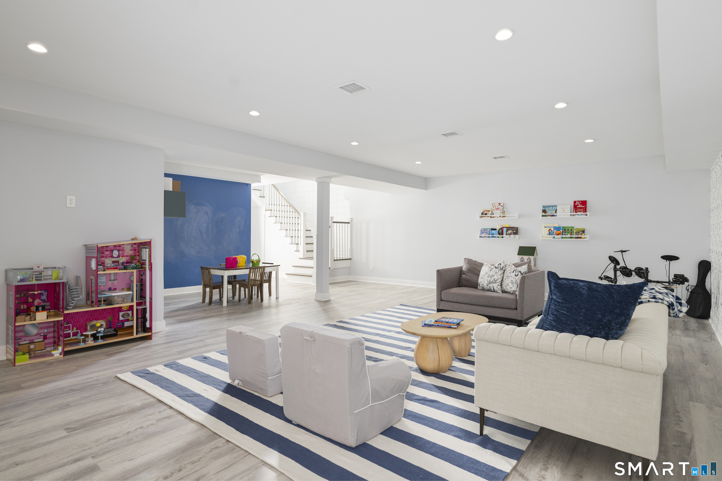 27 Raymond Street New Canaan CT 06840