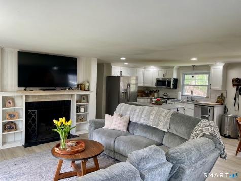 6 Lostbrook Road Simsbury CT 06092