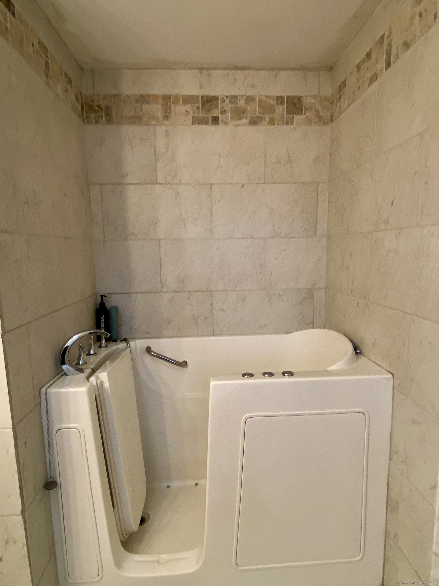 1820 Route 197 Woodstock CT 06281