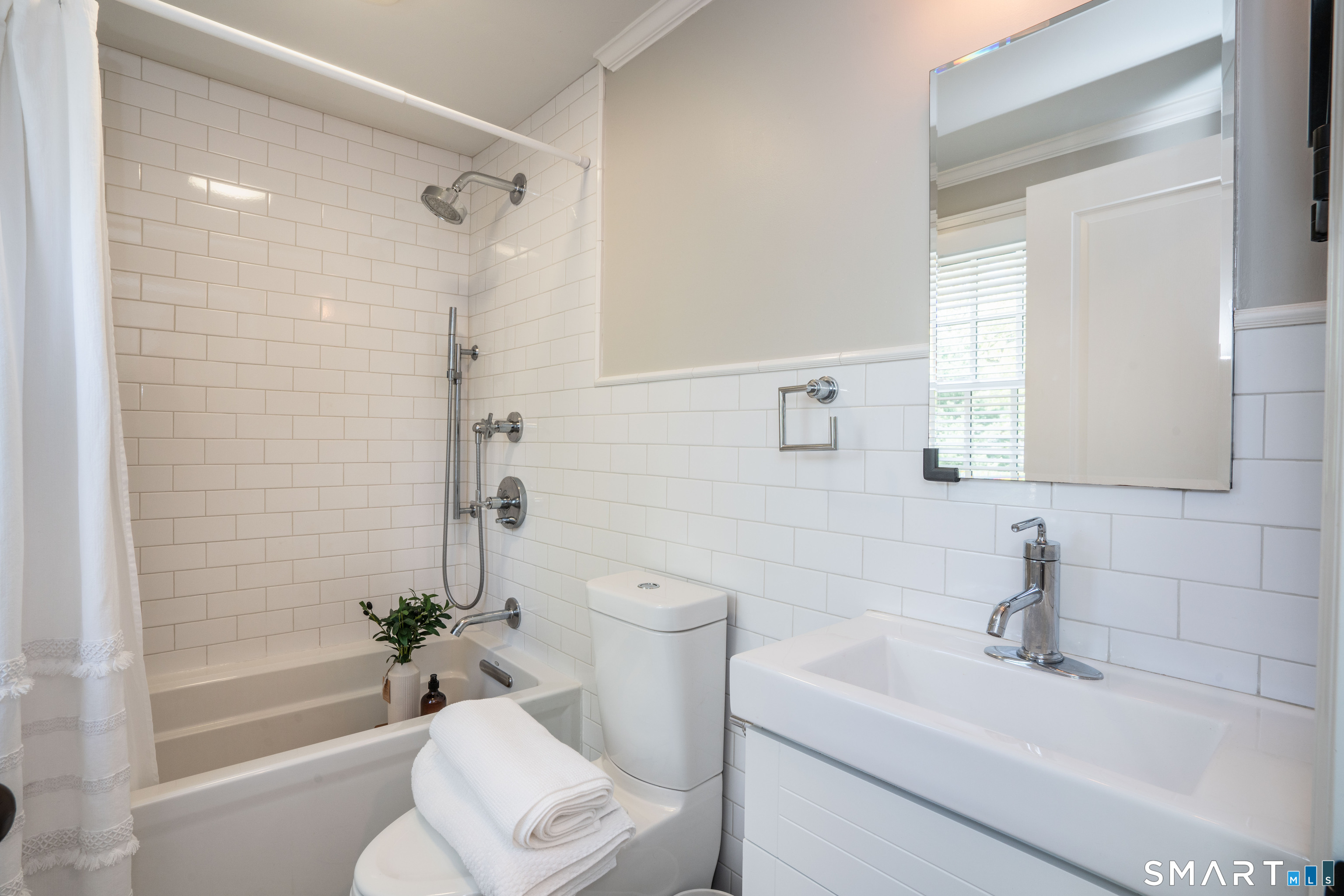 64 Argyle Avenue West Hartford CT 06107
