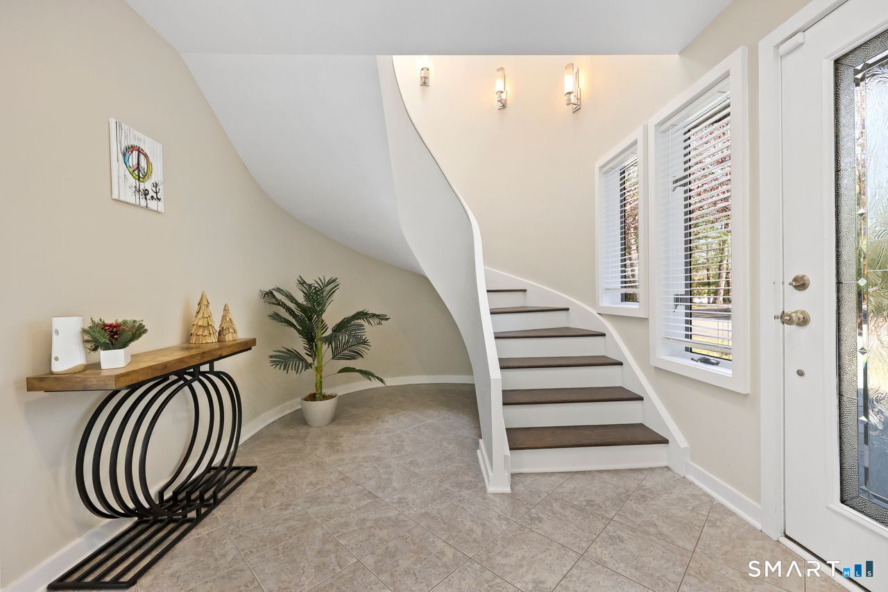 28 Strawberry Lane Shelton CT 06484