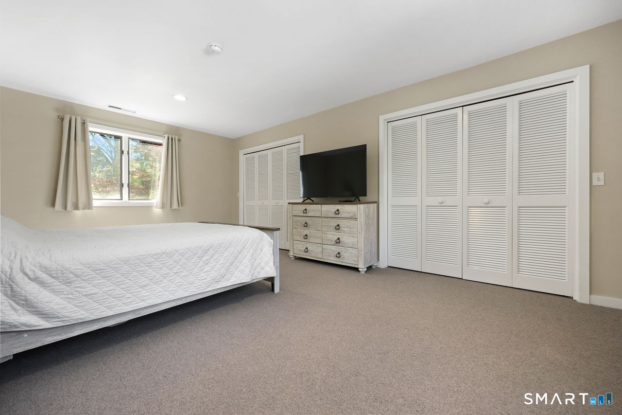 28 Strawberry Lane Shelton CT 06484