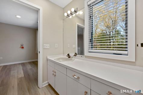 28 Strawberry Lane Shelton CT 06484