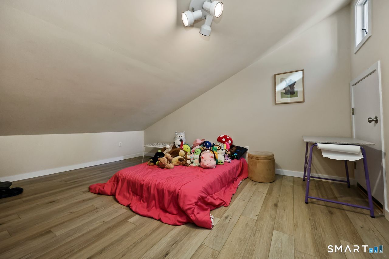 28 Strawberry Lane Shelton CT 06484