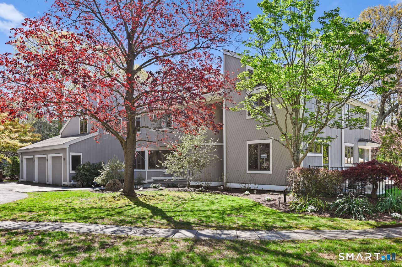 28 Strawberry Lane Shelton CT 06484