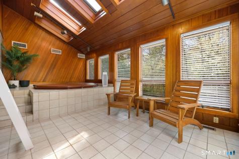 28 Strawberry Lane Shelton CT 06484