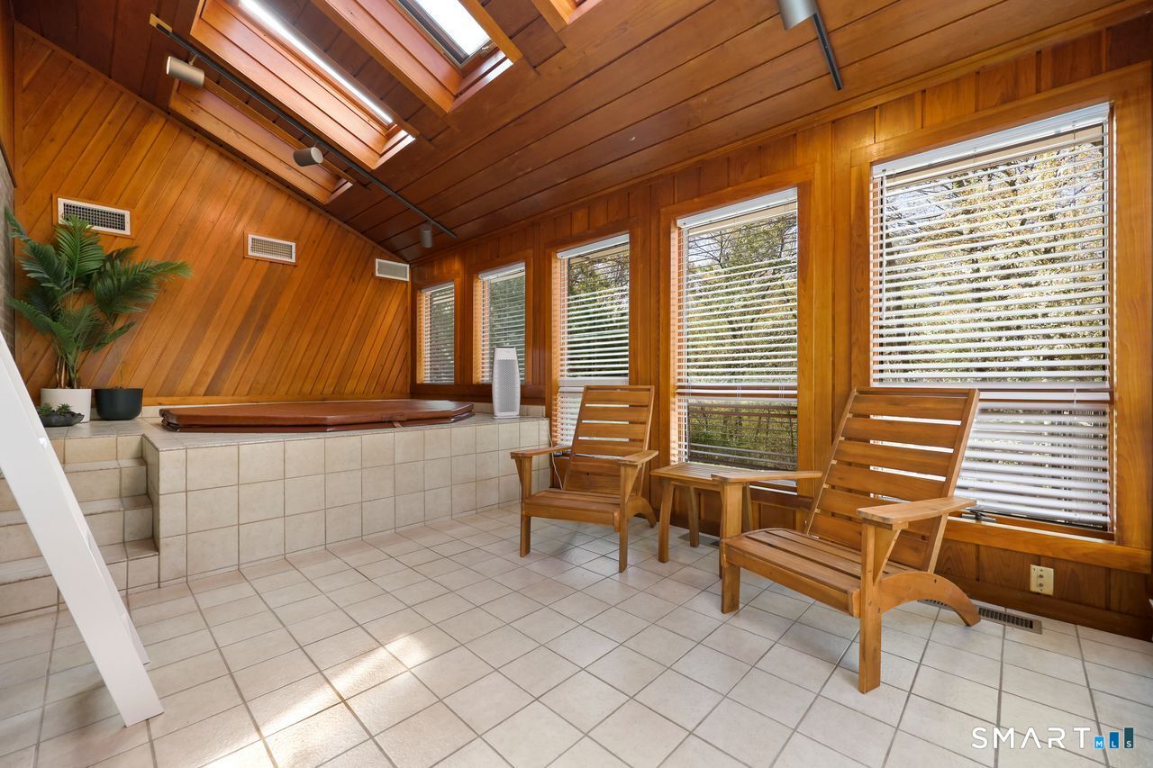 28 Strawberry Lane Shelton CT 06484