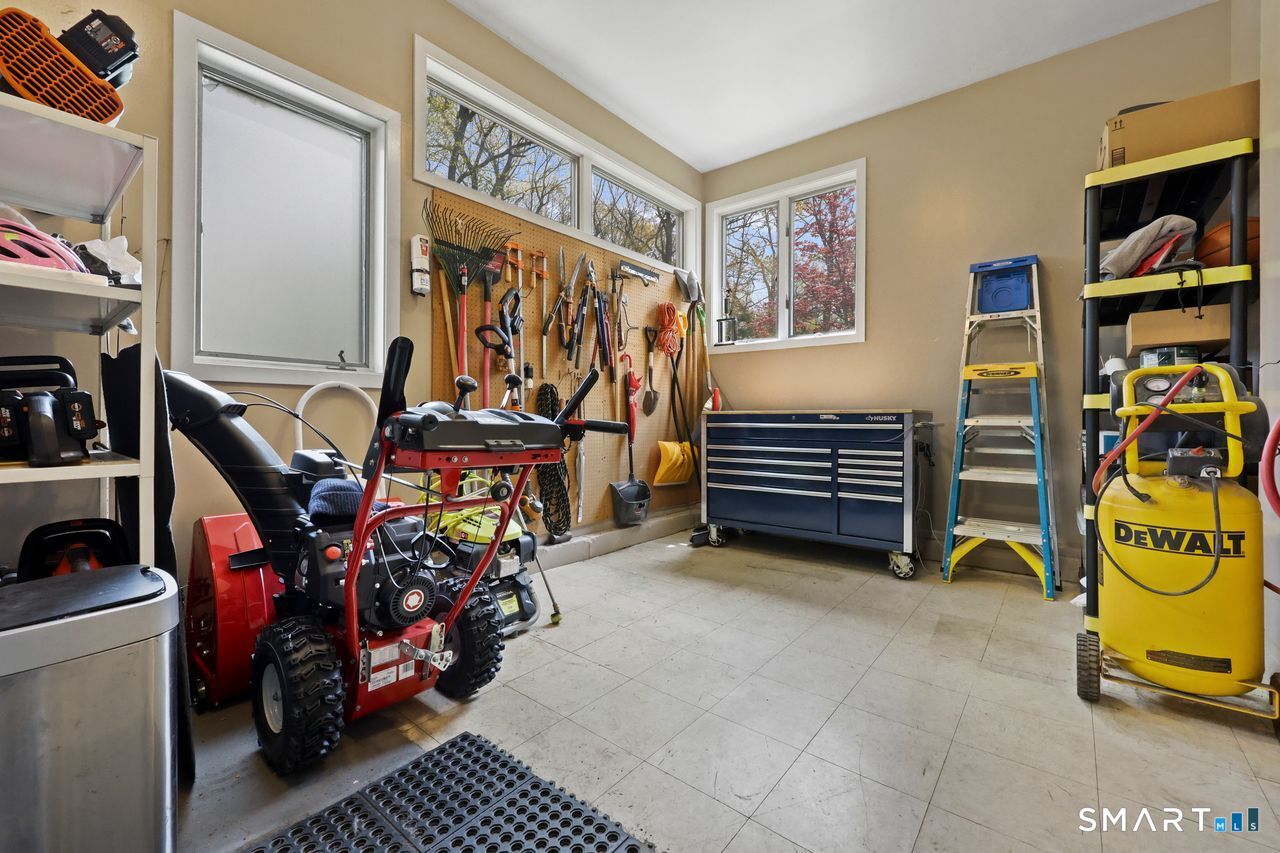 28 Strawberry Lane Shelton CT 06484