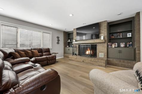 28 Strawberry Lane Shelton CT 06484