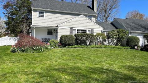 19 Manor Lane Easton CT 06612