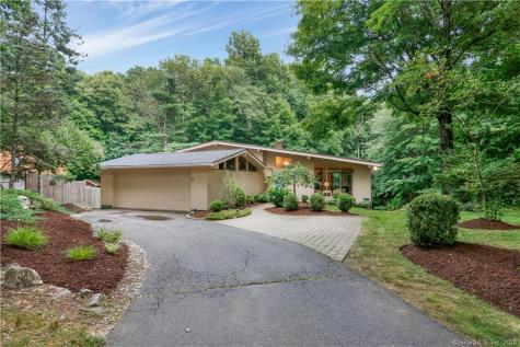 11 Woodland Drive Extension Redding CT 06896