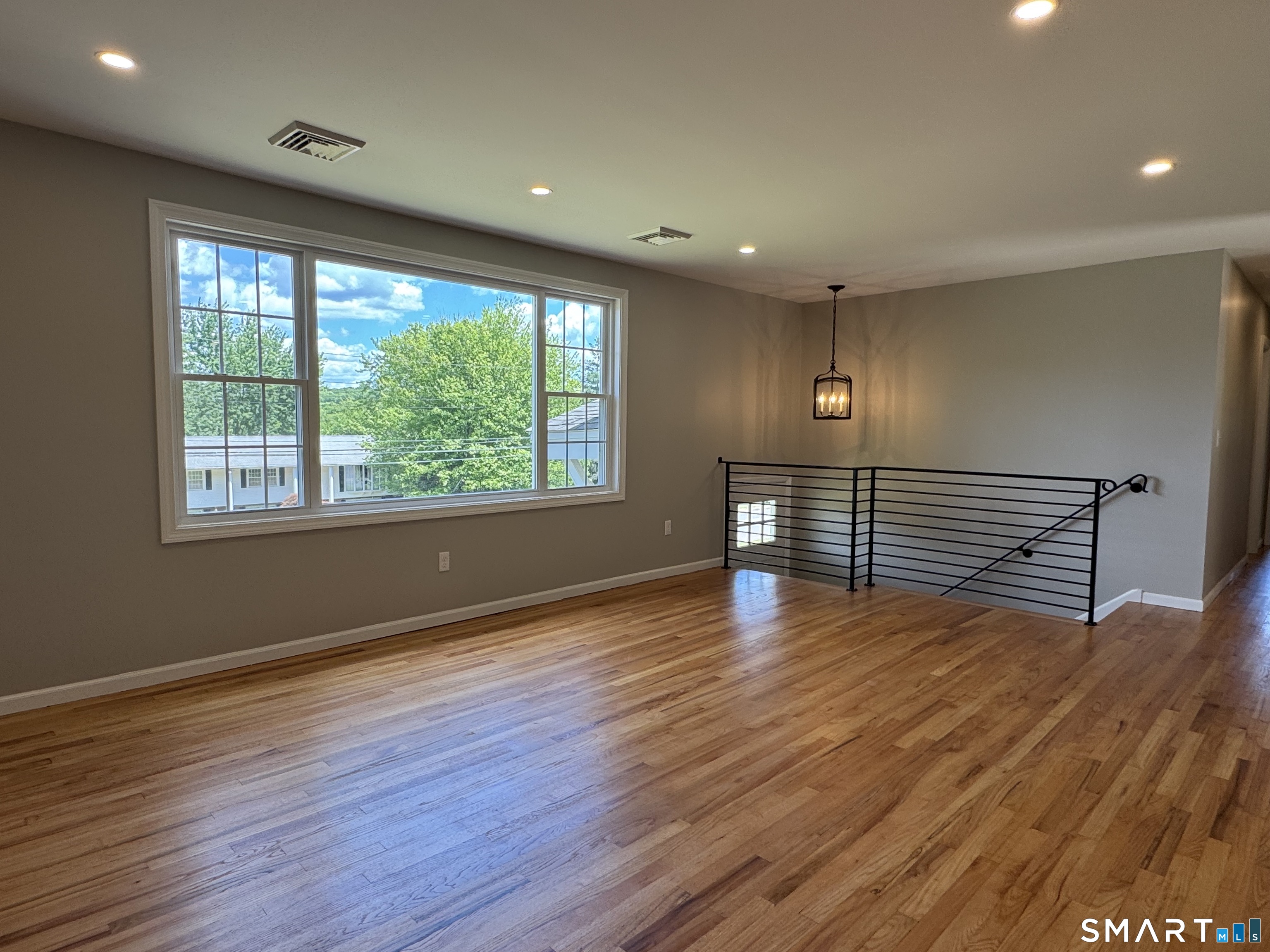 210 Cloudland Road North Haven CT 06473