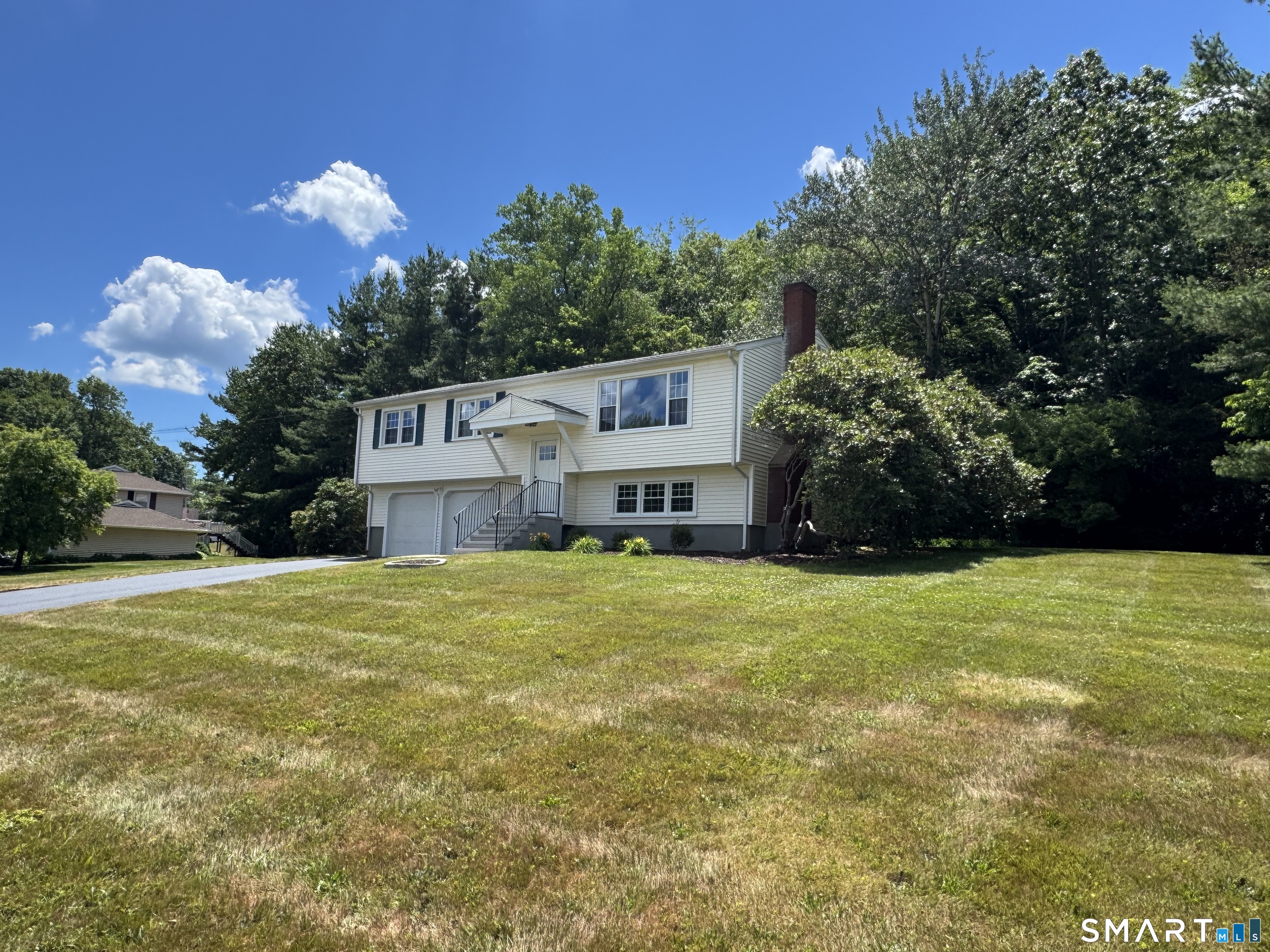 210 Cloudland Road North Haven CT 06473