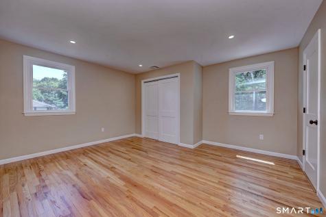 210 Cloudland Road North Haven CT 06473