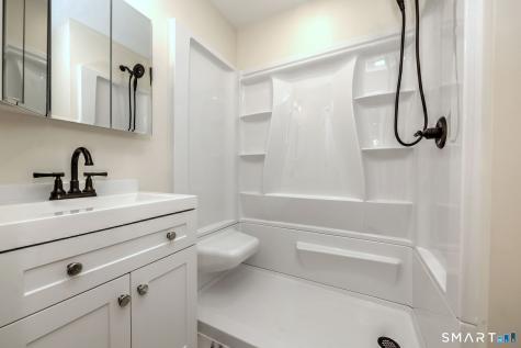 210 Cloudland Road North Haven CT 06473