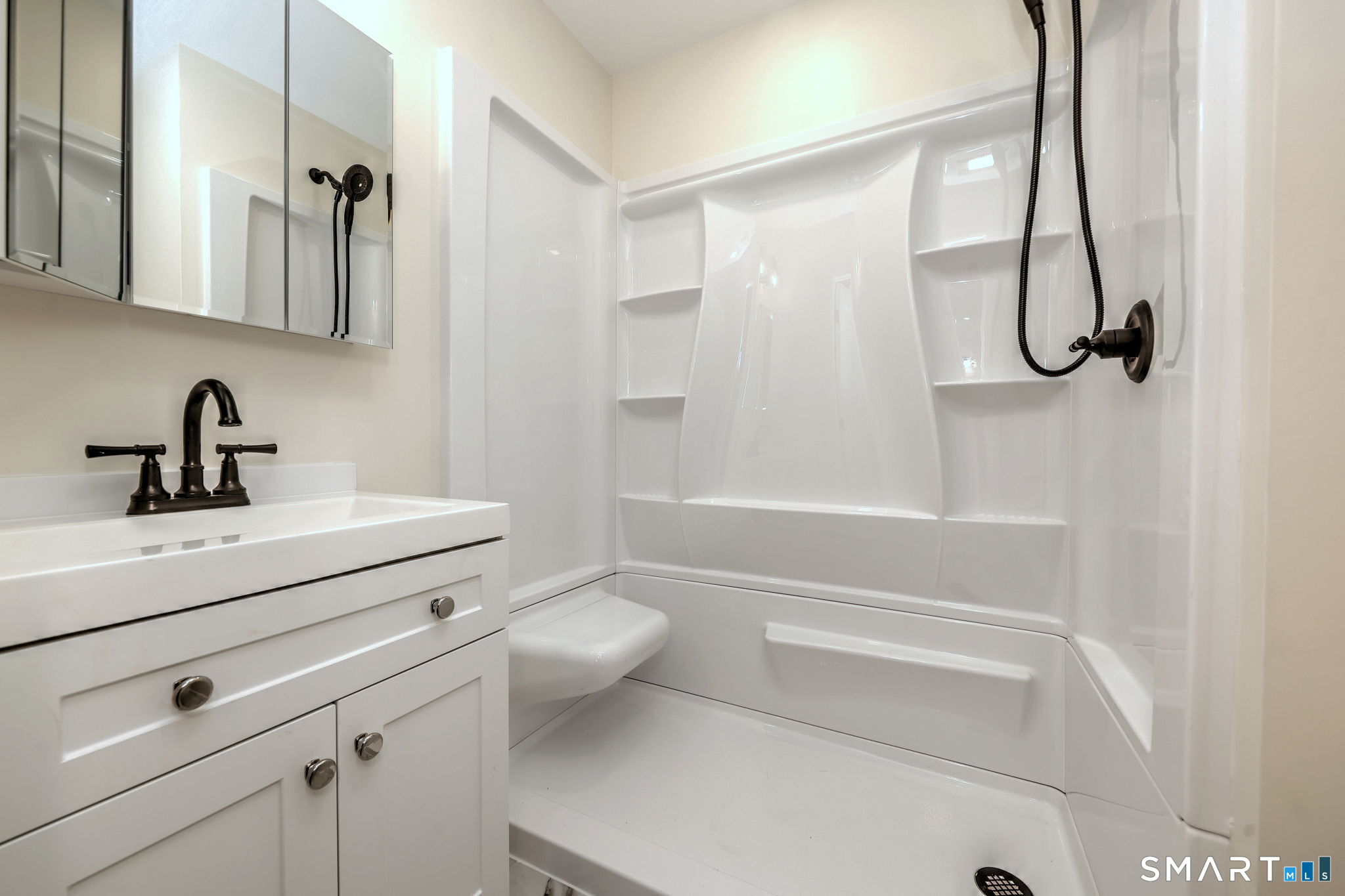 210 Cloudland Road North Haven CT 06473