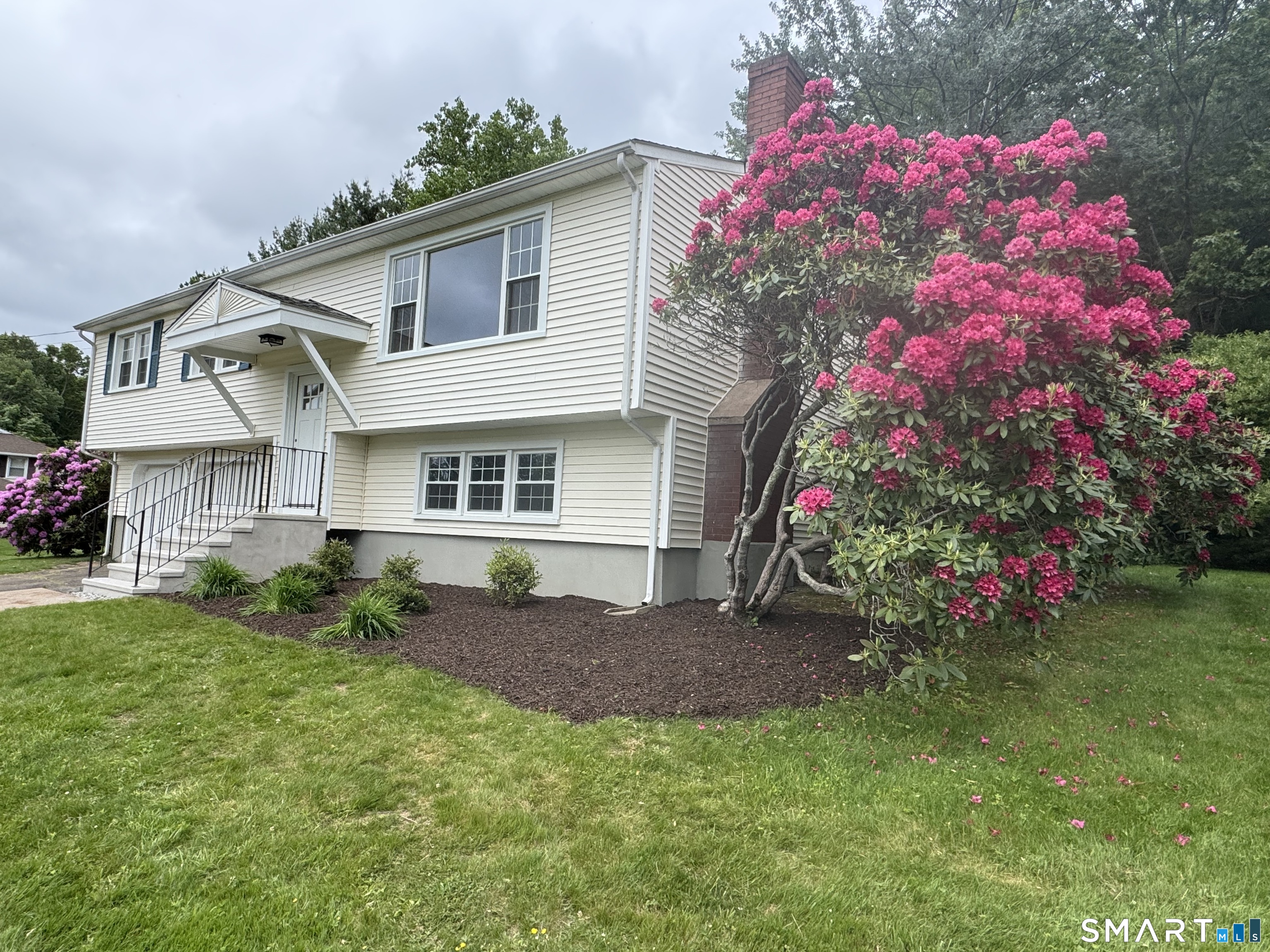210 Cloudland Road North Haven CT 06473