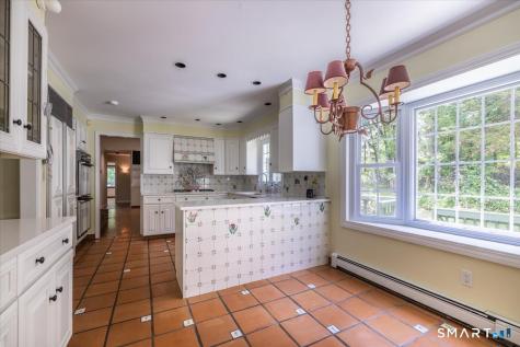 4 Twist Hill Road Newtown CT 06470