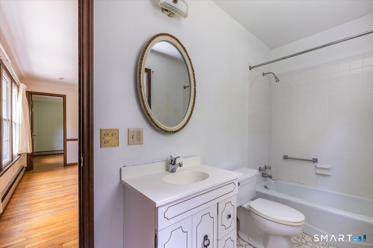 4 Twist Hill Road Newtown CT 06470