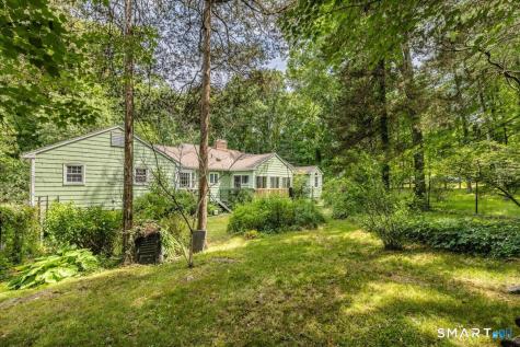 4 Twist Hill Road Newtown CT 06470