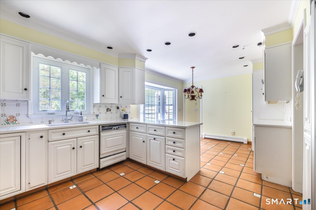 4 Twist Hill Road Newtown CT 06470