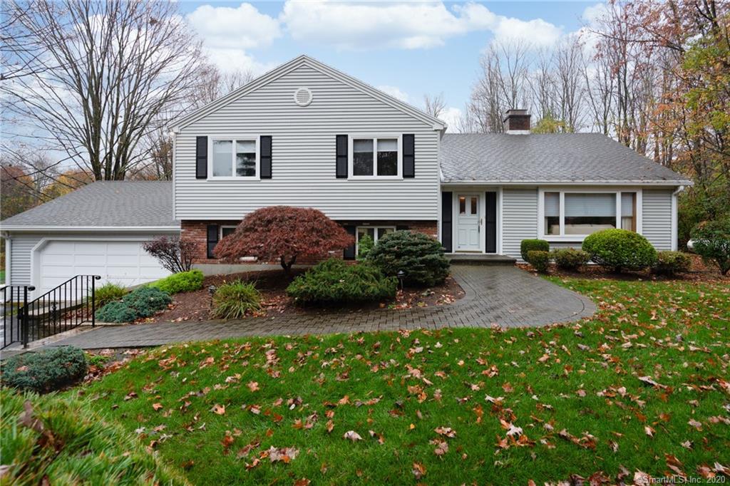 27 Woodfield Drive Middlebury CT 06762