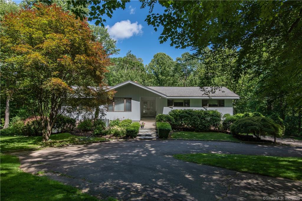 32 Woodside Drive Woodbridge CT 06525