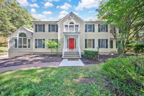 2 Pheasant Run Granby CT 06060