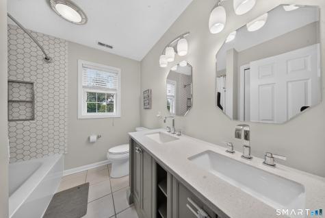 25 Winding Trail Cheshire CT 06410