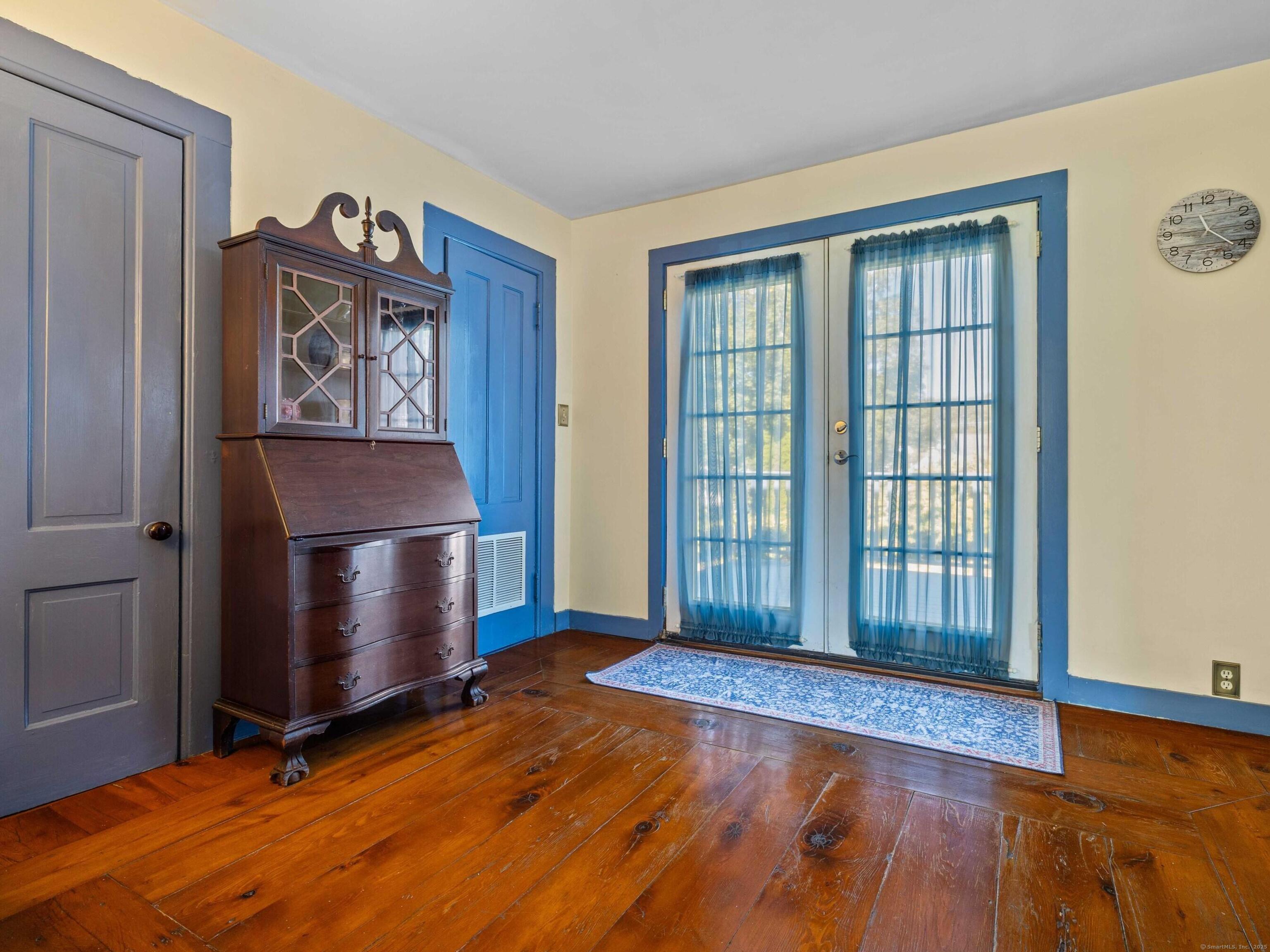 7 Nichols Lane Waterford CT 06385