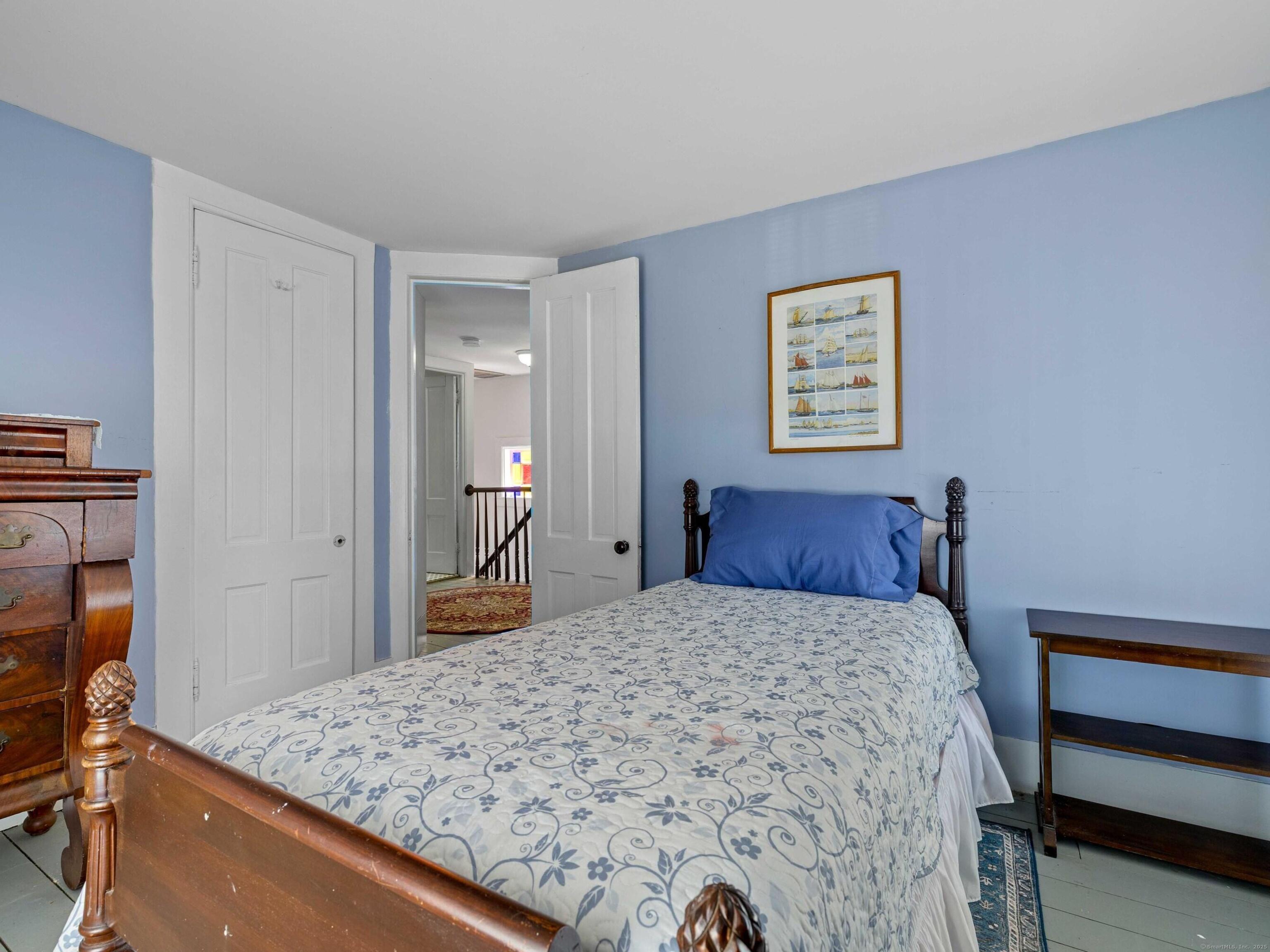7 Nichols Lane Waterford CT 06385