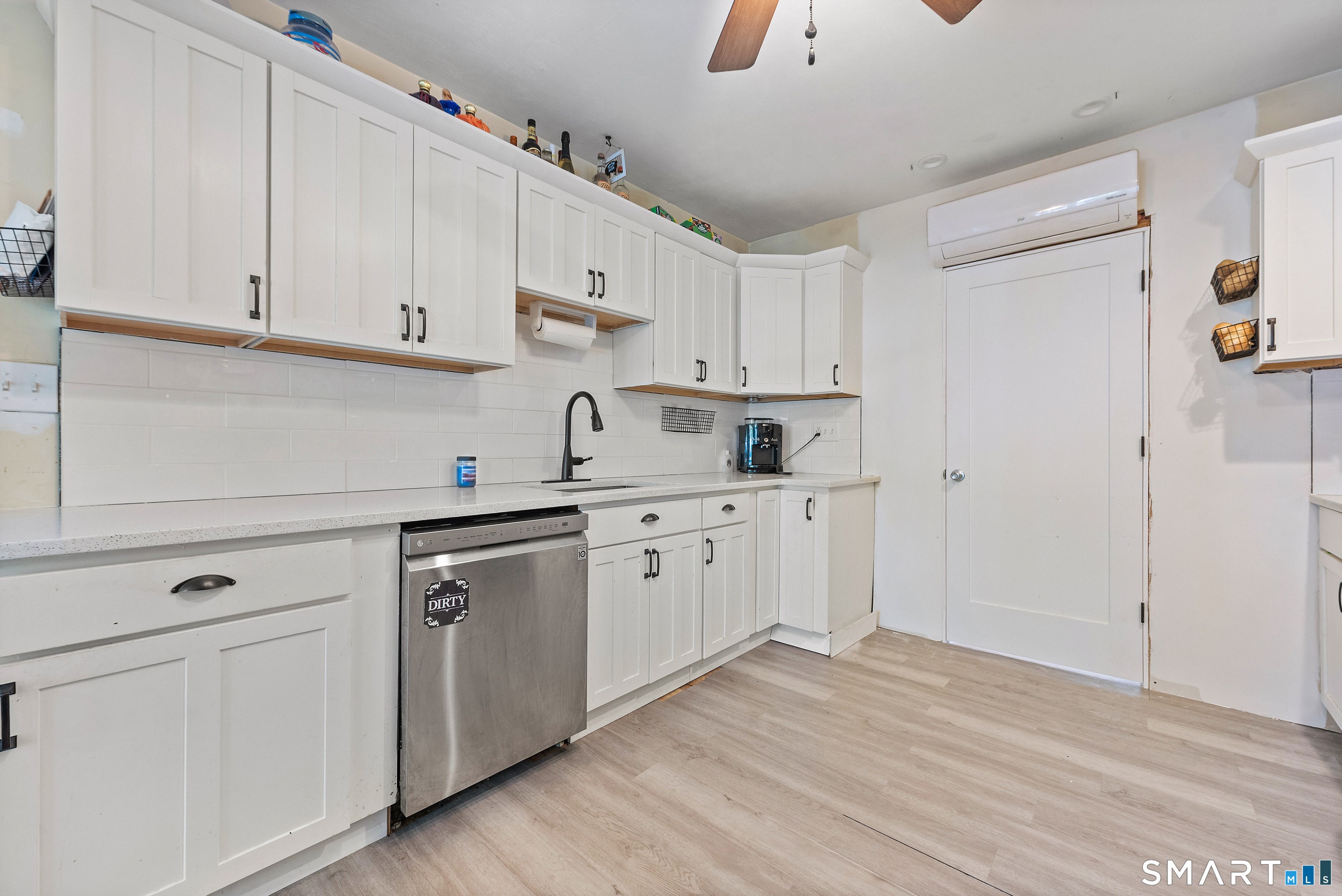 24 Postman Highway North Haven CT 06473