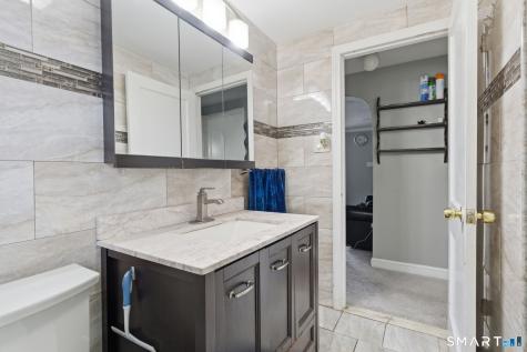 64 Mckinley Street Manchester CT 06040
