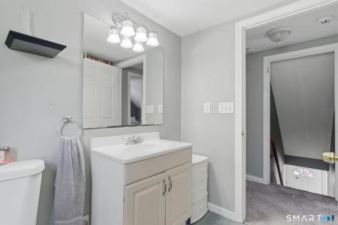 64 Mckinley Street Manchester CT 06040