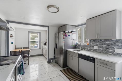 64 Mckinley Street Manchester CT 06040
